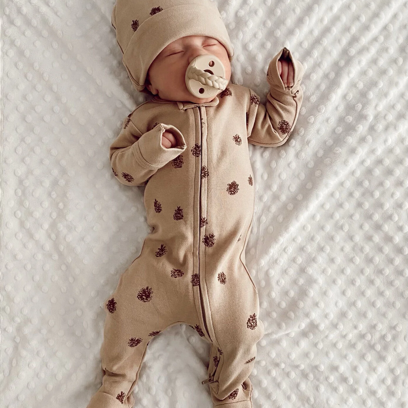 Oatmeal Pinecone Zipper Footie - L'ovedbaby