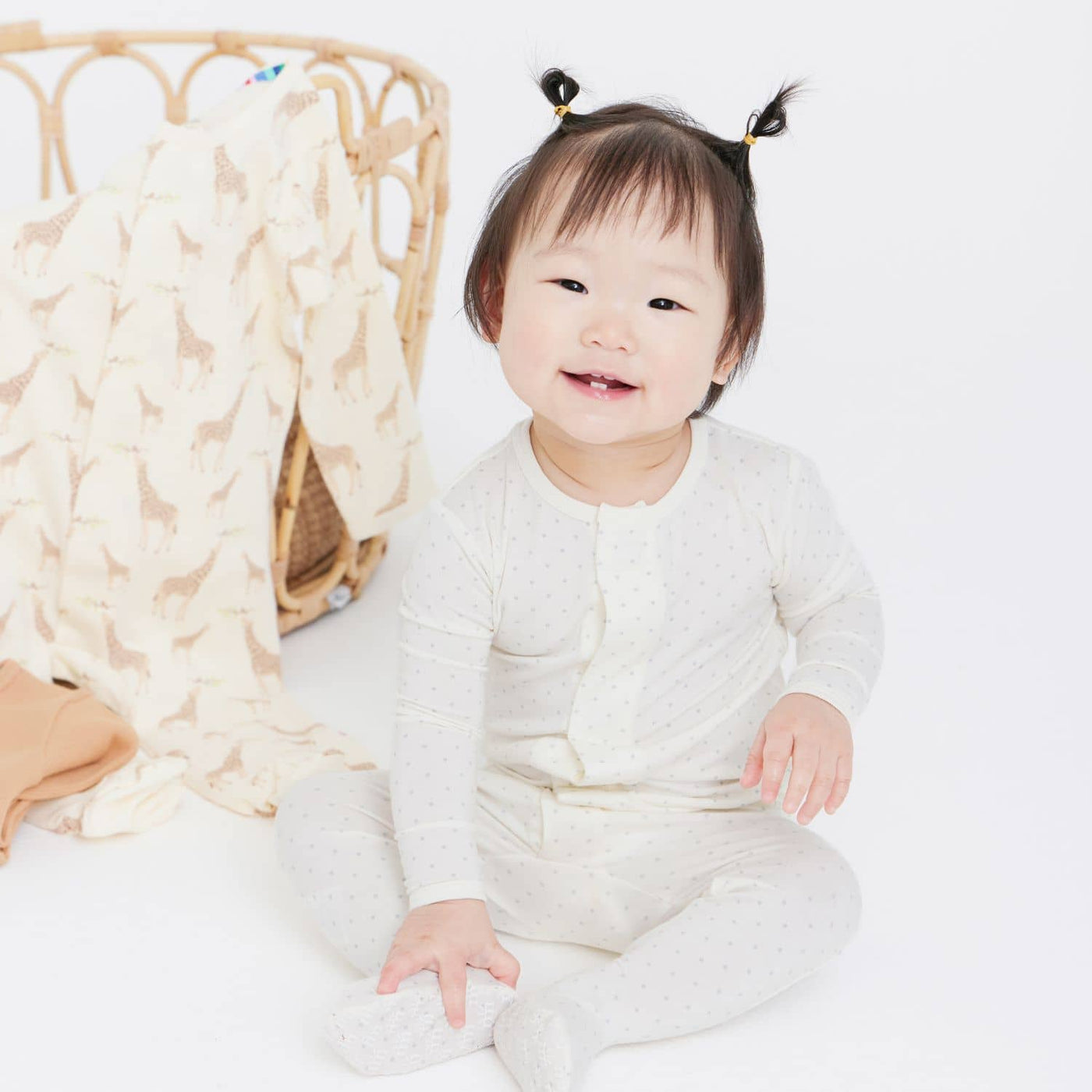 Pin Dot Cream Magnetic Footie - Magnetic Me