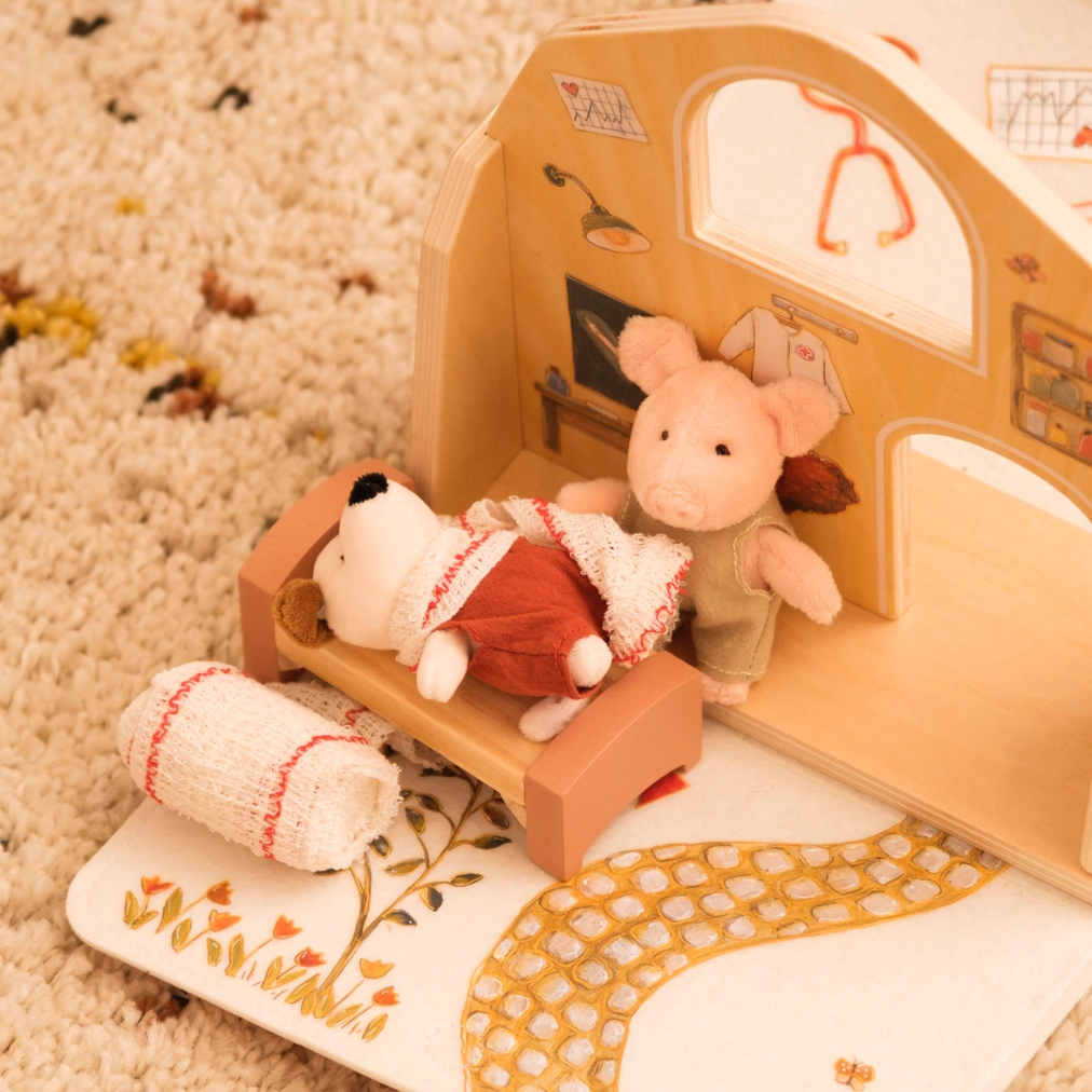 Mini Friends Doctors Office - Egmont Toys