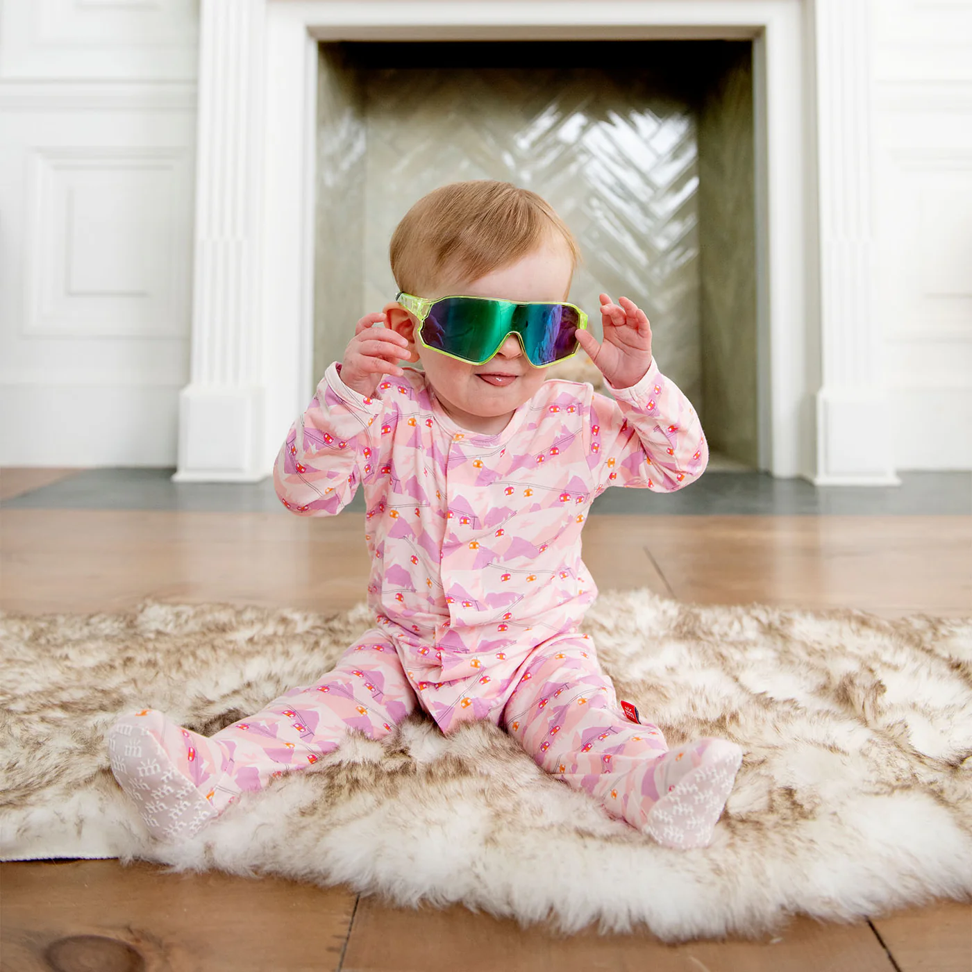 Pink Apres Chic Footie - Magnetic Me