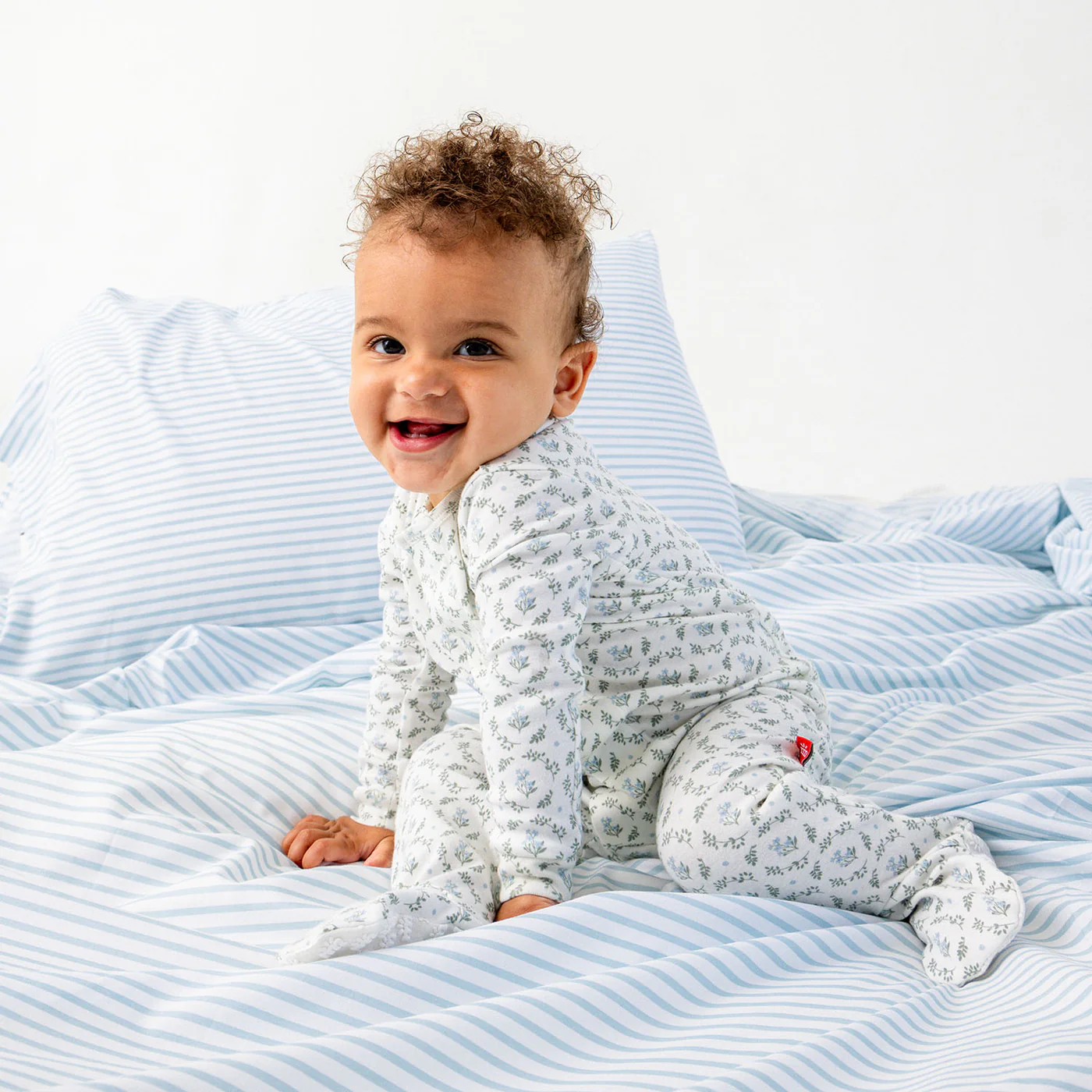 Eloise Organic Cotton Footie - Magnetic Me