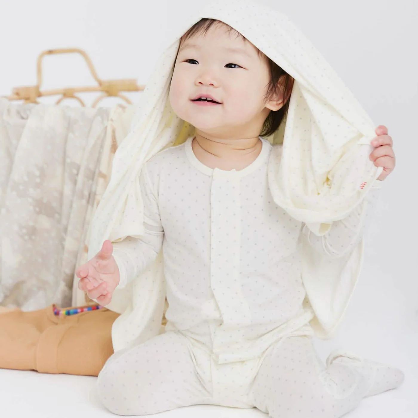 Pin Dot Cream Magnetic Footie - Magnetic Me