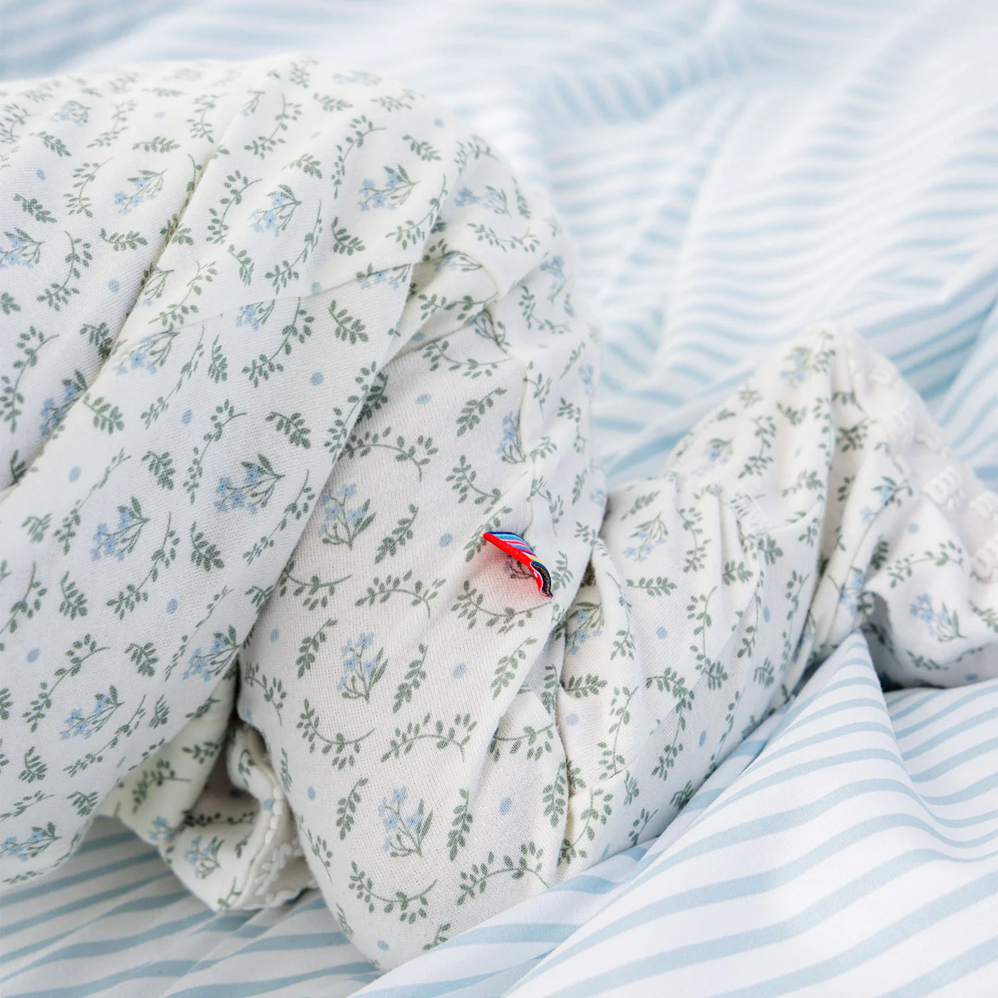 Eloise Organic Cotton Footie - Magnetic Me