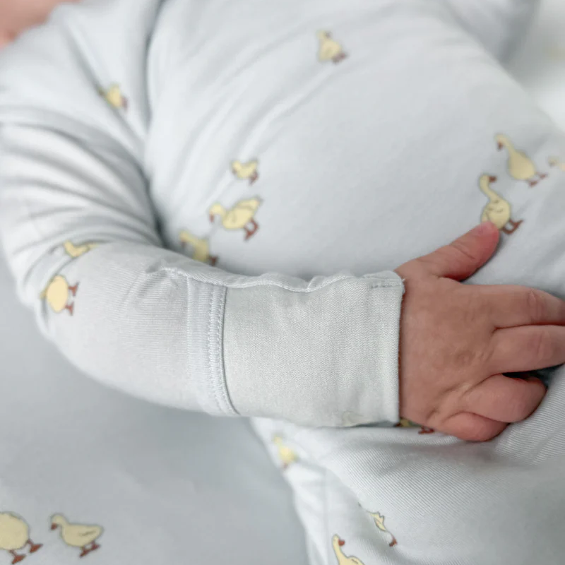 Friends Transitional Swaddle Bag - Gunamuna