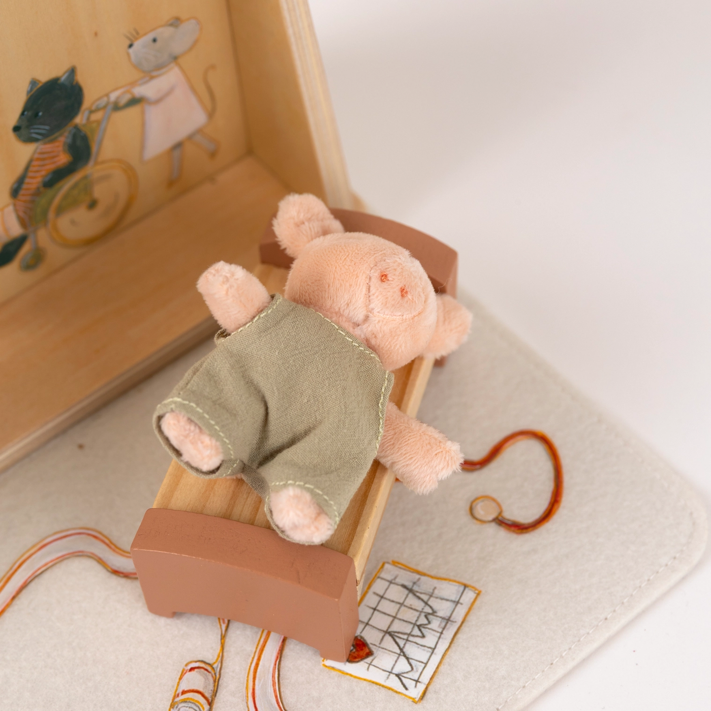 Mini Friends Doctors Office - Egmont Toys