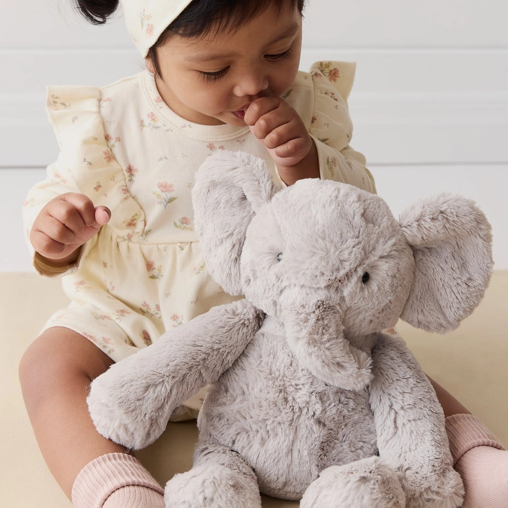 Olive the Elephant - Snuggle Bunnies