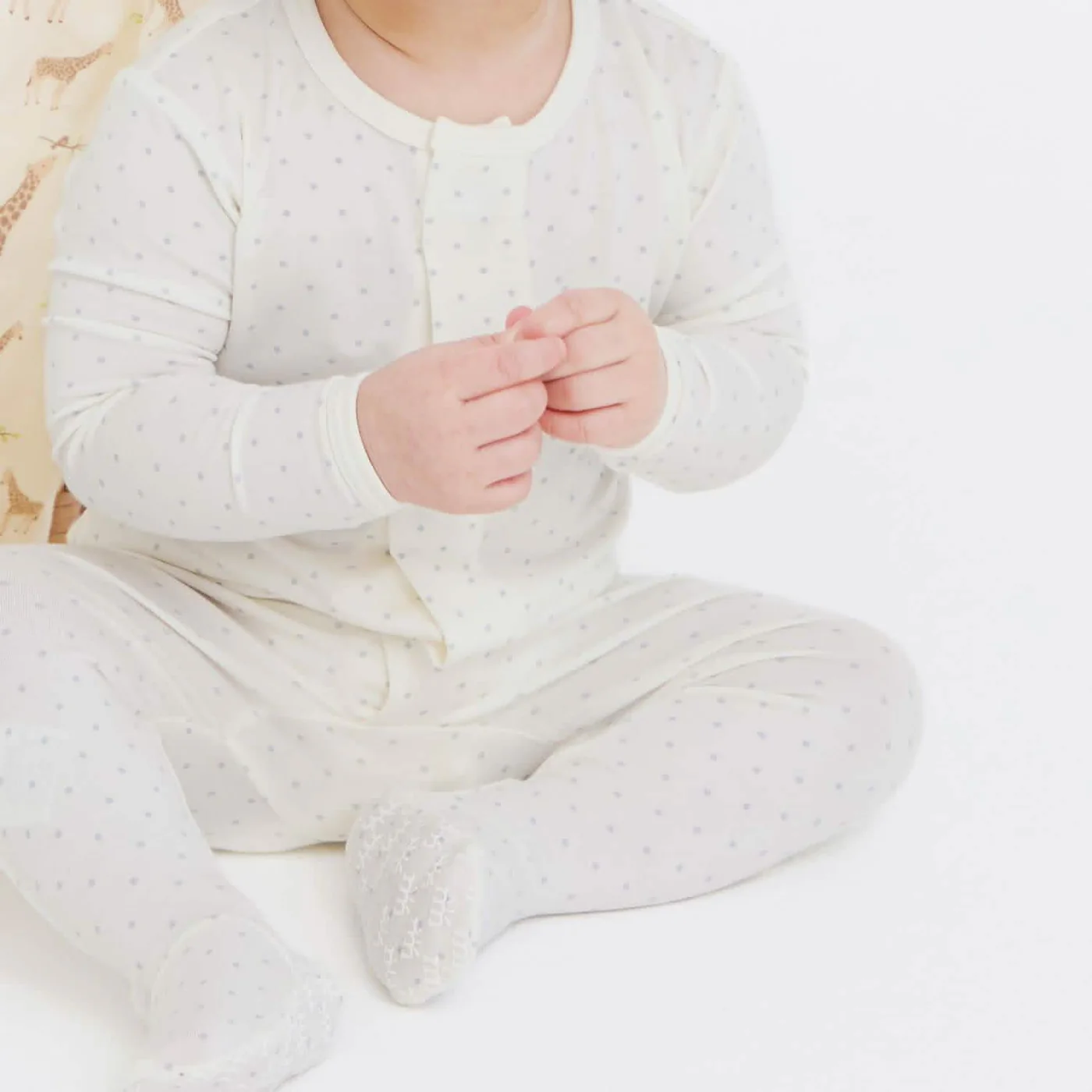 Pin Dot Cream Magnetic Footie - Magnetic Me