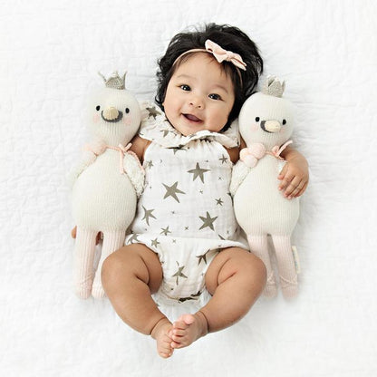 Harlow the Swan - Cuddle + Kind